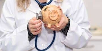 HSA vs. FSA: Choosing the Right Health Savings Account for You - Cover Image