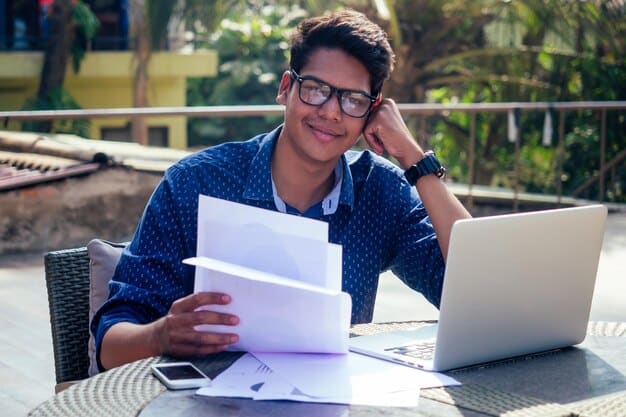 Student Loan Debt & Credit Score: US Impact Explained